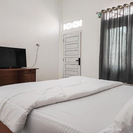 Adela Homestay Syariah Near Universitas Muhammadiyah Jambi Mitra Reddoorz エクステリア 写真