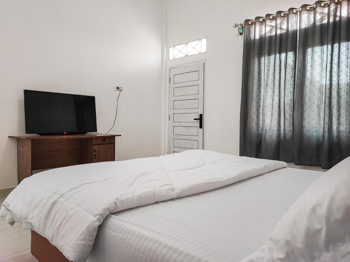 Adela Homestay Syariah Near Universitas Muhammadiyah Jambi Mitra Reddoorz エクステリア 写真