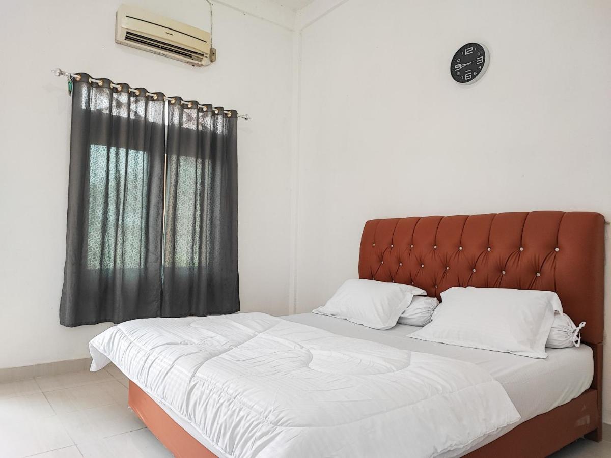 Adela Homestay Syariah Near Universitas Muhammadiyah Jambi Mitra Reddoorz エクステリア 写真