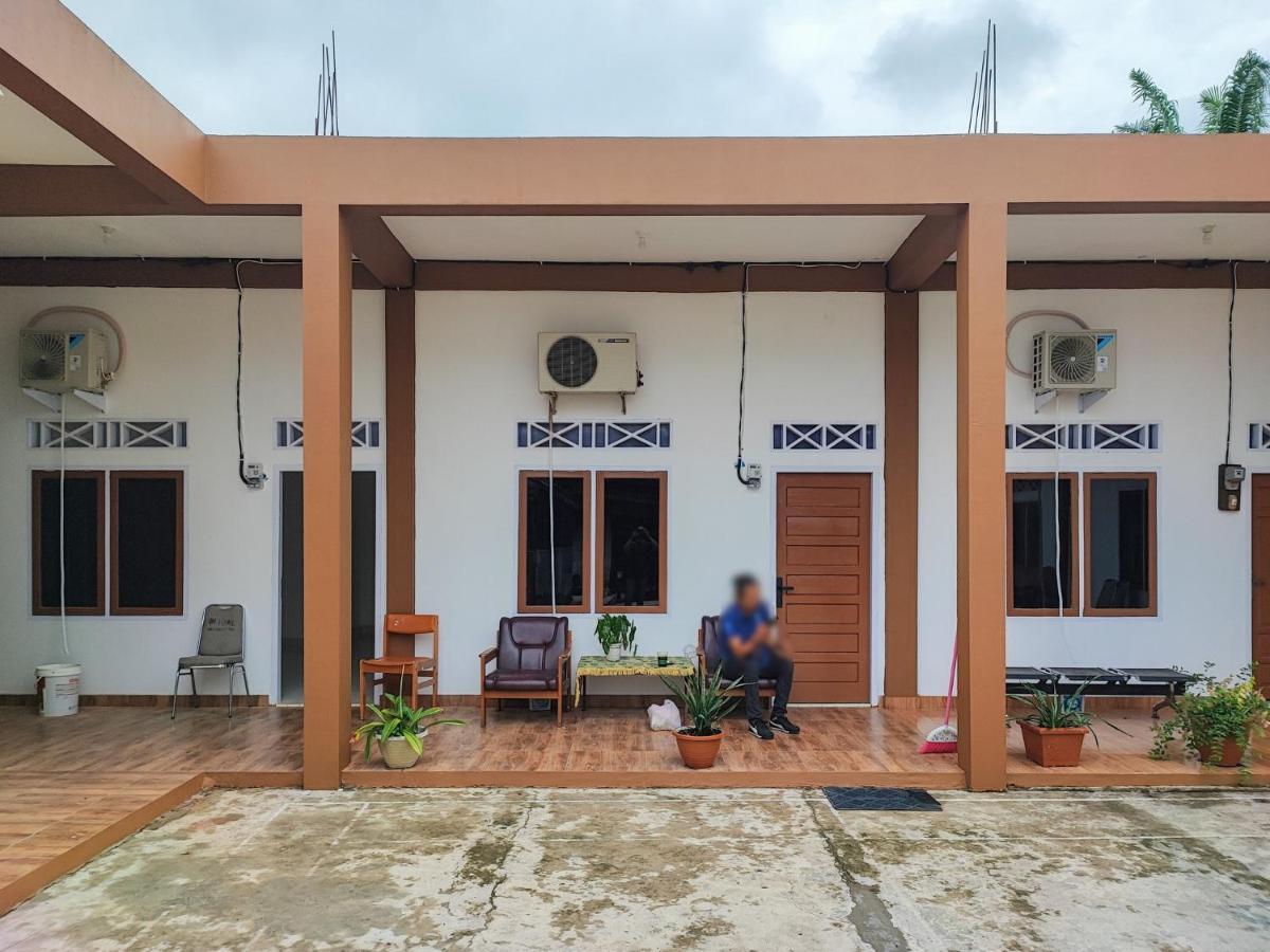 Adela Homestay Syariah Near Universitas Muhammadiyah Jambi Mitra Reddoorz エクステリア 写真
